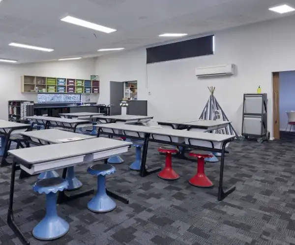 Double glazzed windows in modular tasmanian school