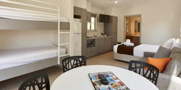 Do’s & Don'ts of a small room