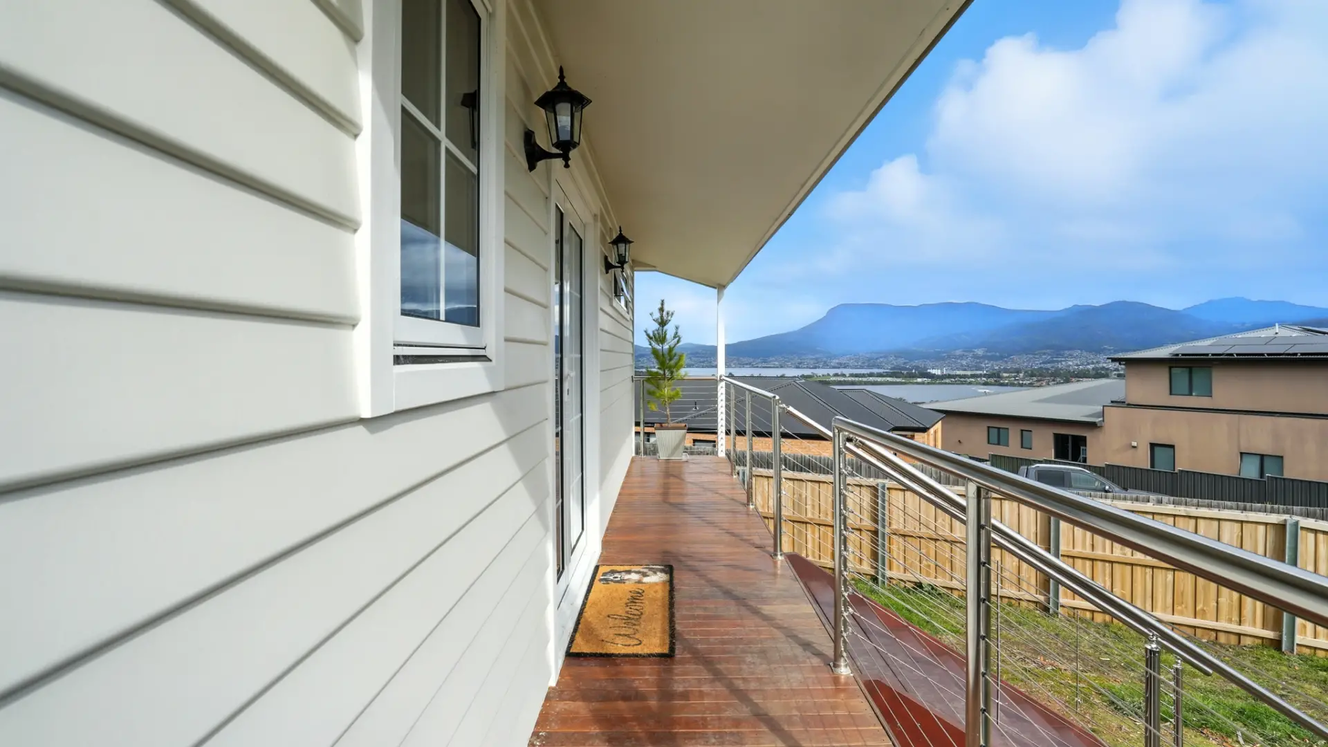 Old Beach Luxmoor Home 16