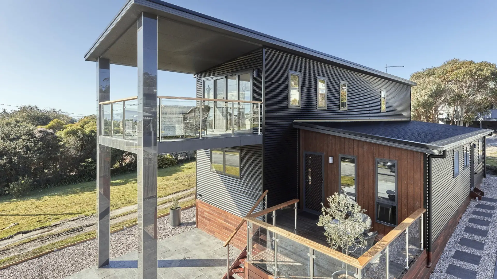 42 Gordon St BICHENO 002