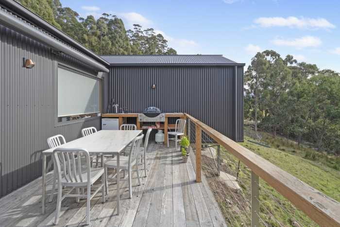 Timber Deck with Sitting Area and Built-In BBQ