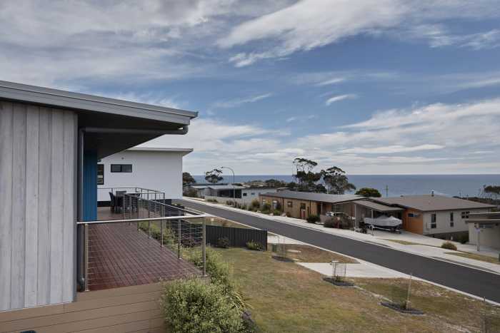 Bicheno Home with Timber Decking